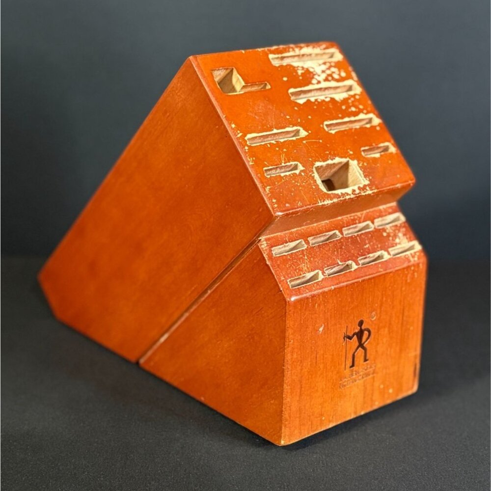 J.A. Henckels International Hardwood Oak Cherry Steak Knife Block Halberdier